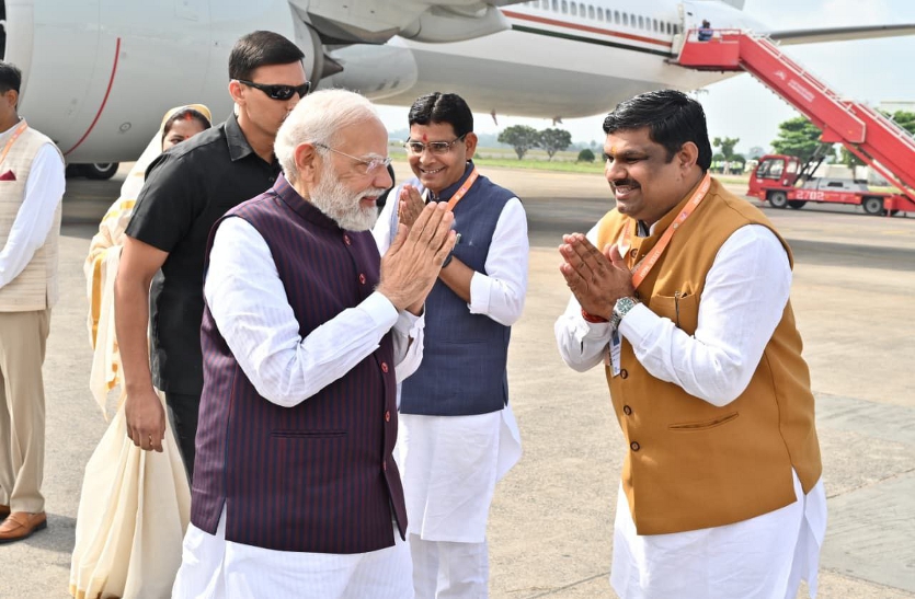 pm modi, mantri gajendra yadav