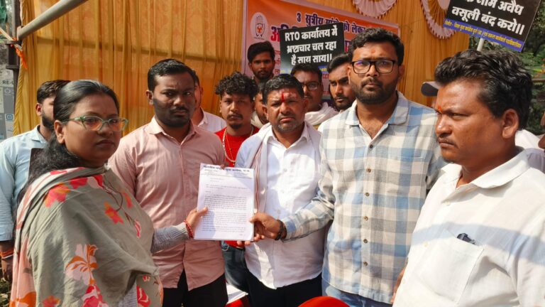 Youth Congress's indefinite strike against corruption in RTO is going on for the tenth day