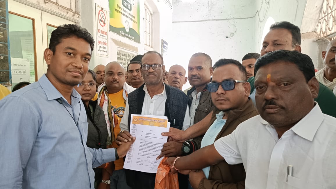 The Yadav community and the victim's family submitted a memorandum demanding justice and compensation. They warned of taking to the streets if they were not granted a 15-day extension