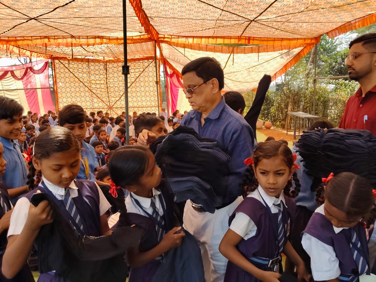 Farmania Trust distributed sweaters to 650 children in Navagaon (Purda) School