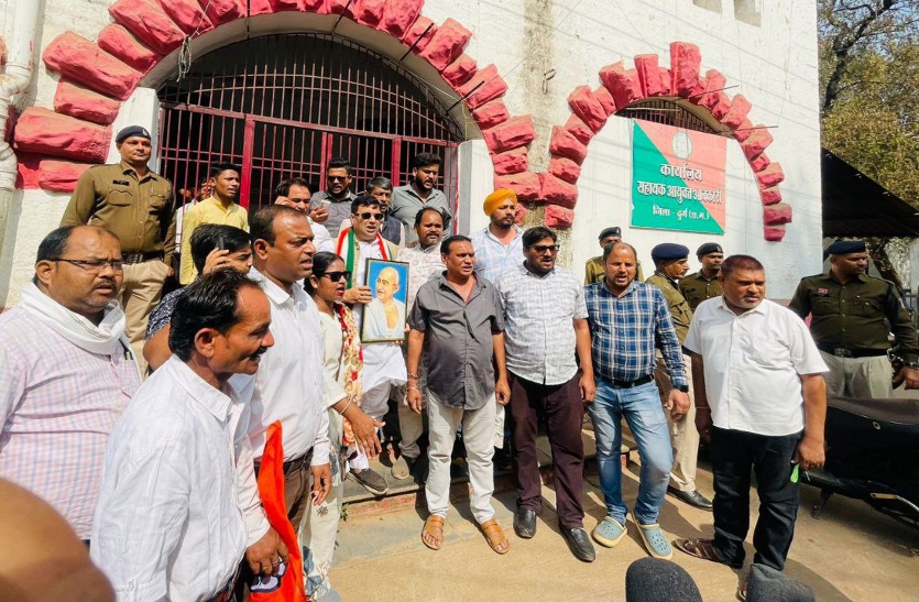 महात्मा गांधी की पुण्यतिथि , liquor shops open, dry day
