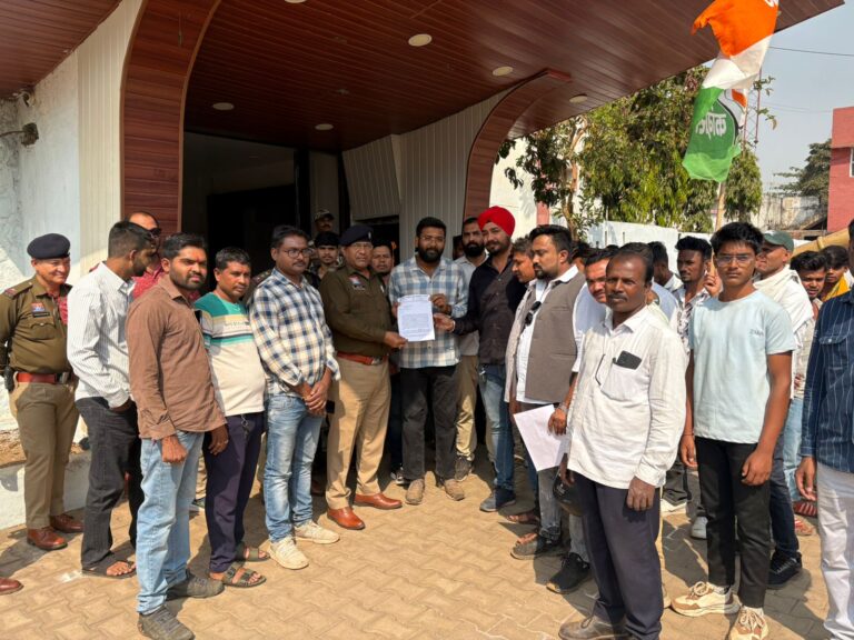 Youth Congress in Durg accuses police administration of double standards, submits memorandum to ASP with four-point demands