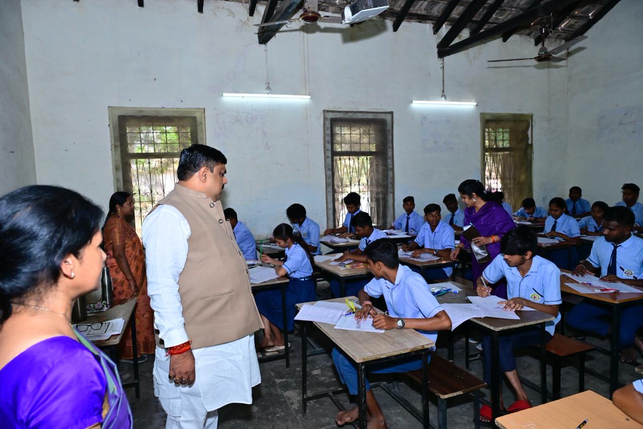 12th Board Exam: Education Minister Gajendra Yadav closely reviewed the arrangements in Durg