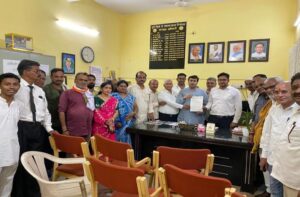 Ration Row in Durg: Poor Suffer in Scorching Heat for Sugar and Rice; Congress Gheraos Food Department Office