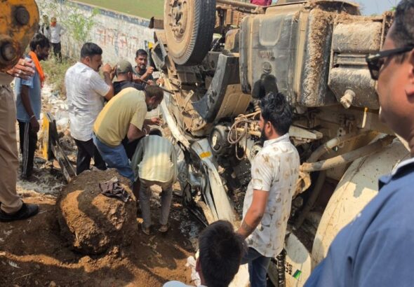 Mixer Machine Overturns