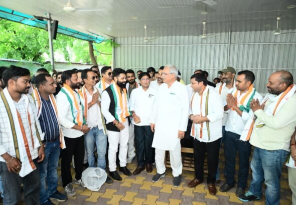 former Chief Minister Bhupesh Baghel, शिवसेना के प्रदेश सचिव हिमांशु शर्मा