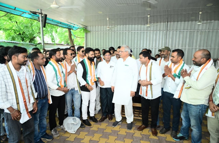 former Chief Minister Bhupesh Baghel, शिवसेना के प्रदेश सचिव हिमांशु शर्मा